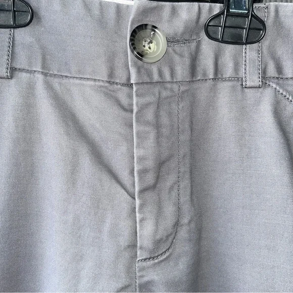 Banana Republic pants, stretch style, gray with pockets on front and back - Picture 4 of 10